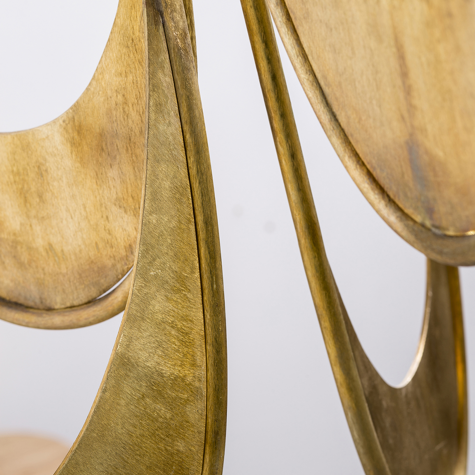Lampadario in ottone naturale inciso a mano in 
